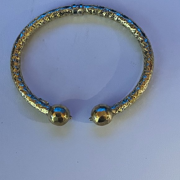 B Italy Cuff Bracelet - Picture 4 of 9